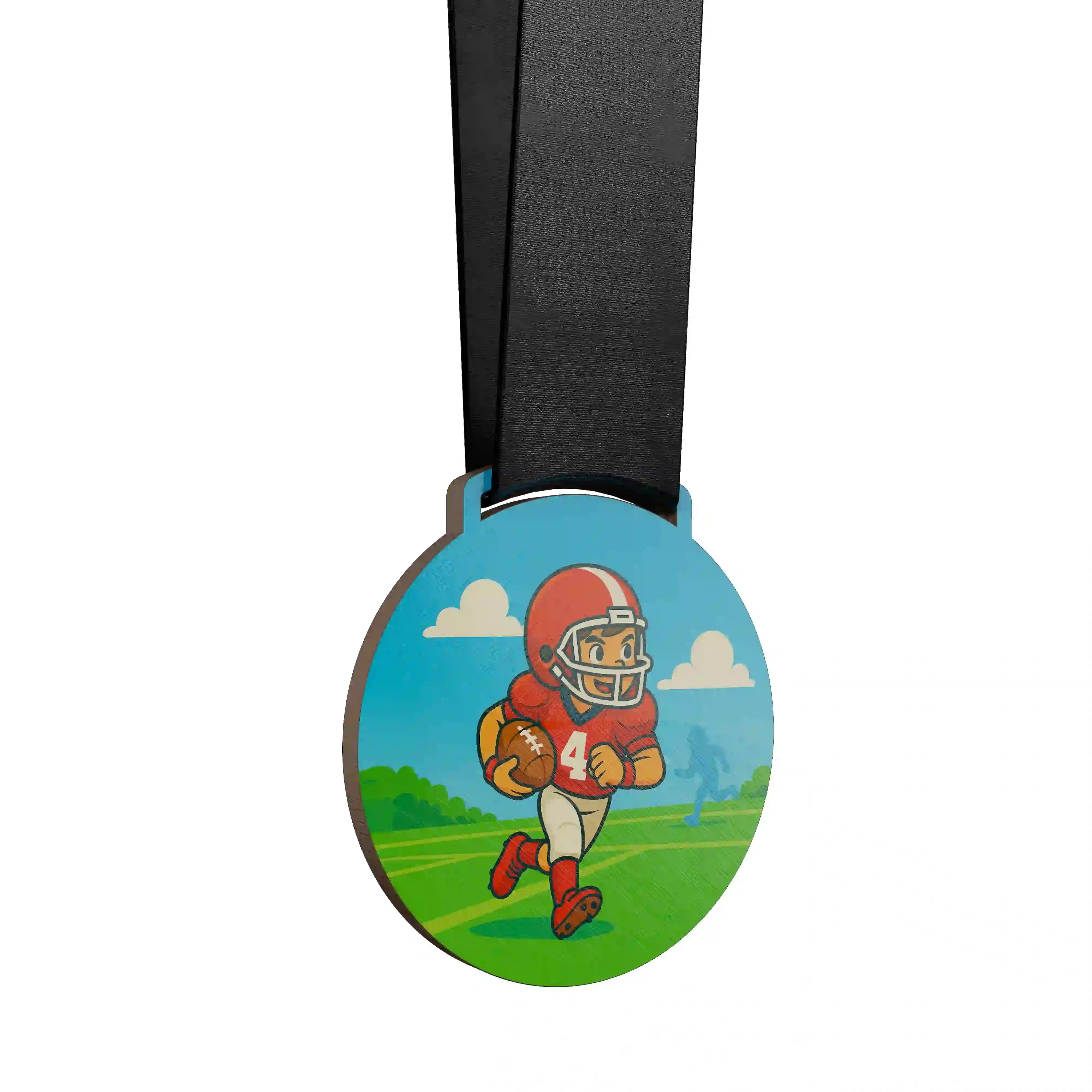 Jeune joueur de football américain courant avec le ballon.