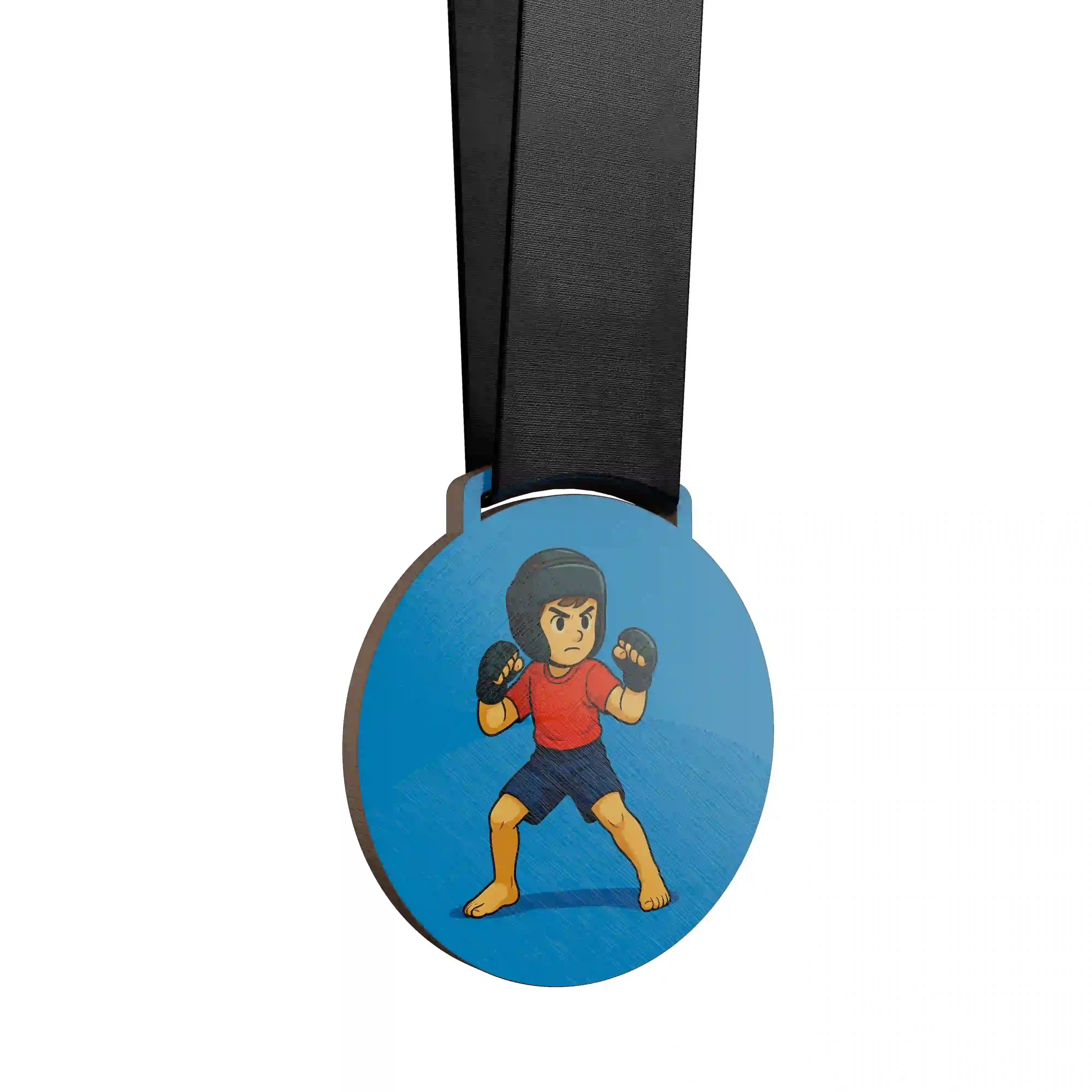 médaille en bois d'un jeune garçon faisant du mma