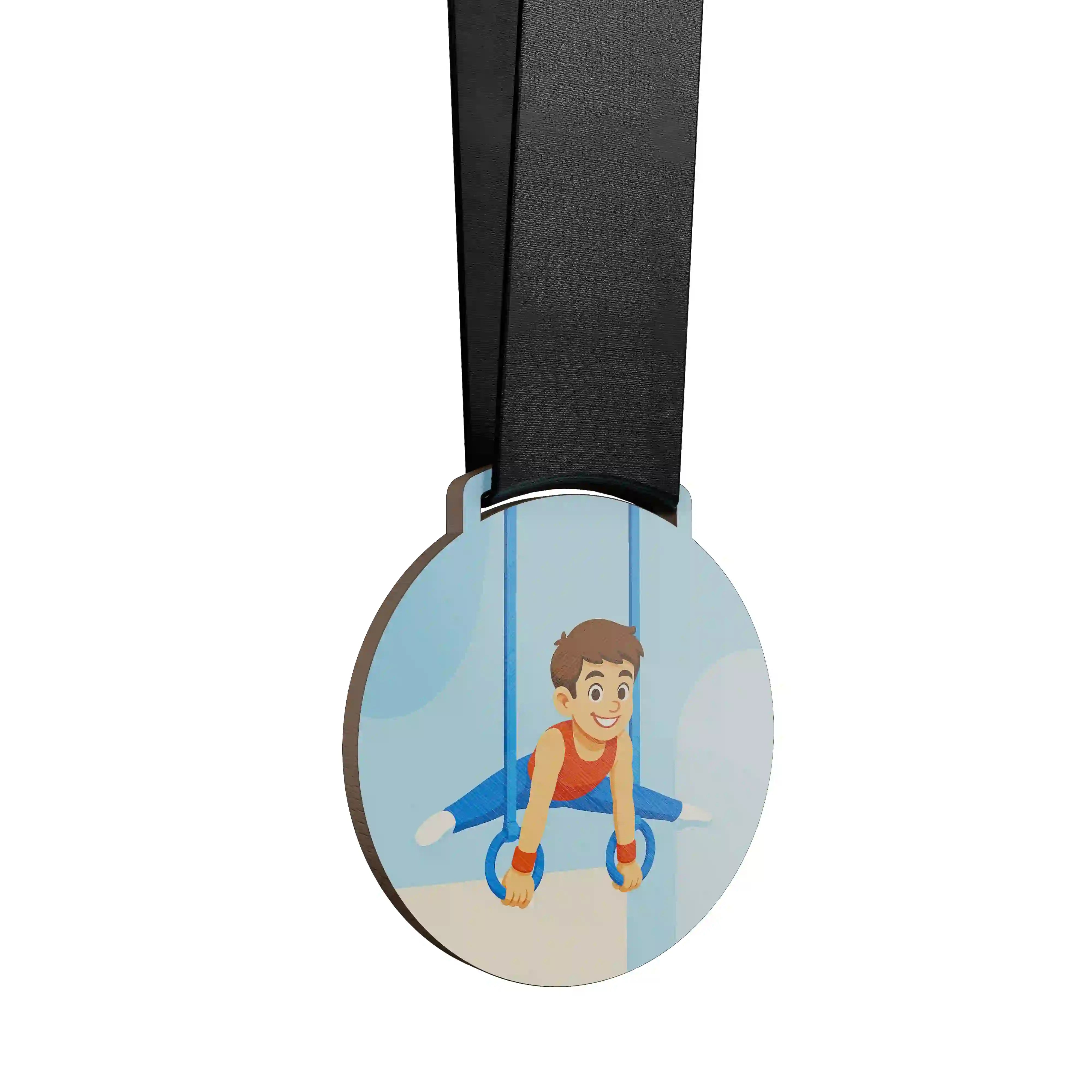 Petit garçon en gymnastique artistique, suspendu aux anneaux.
