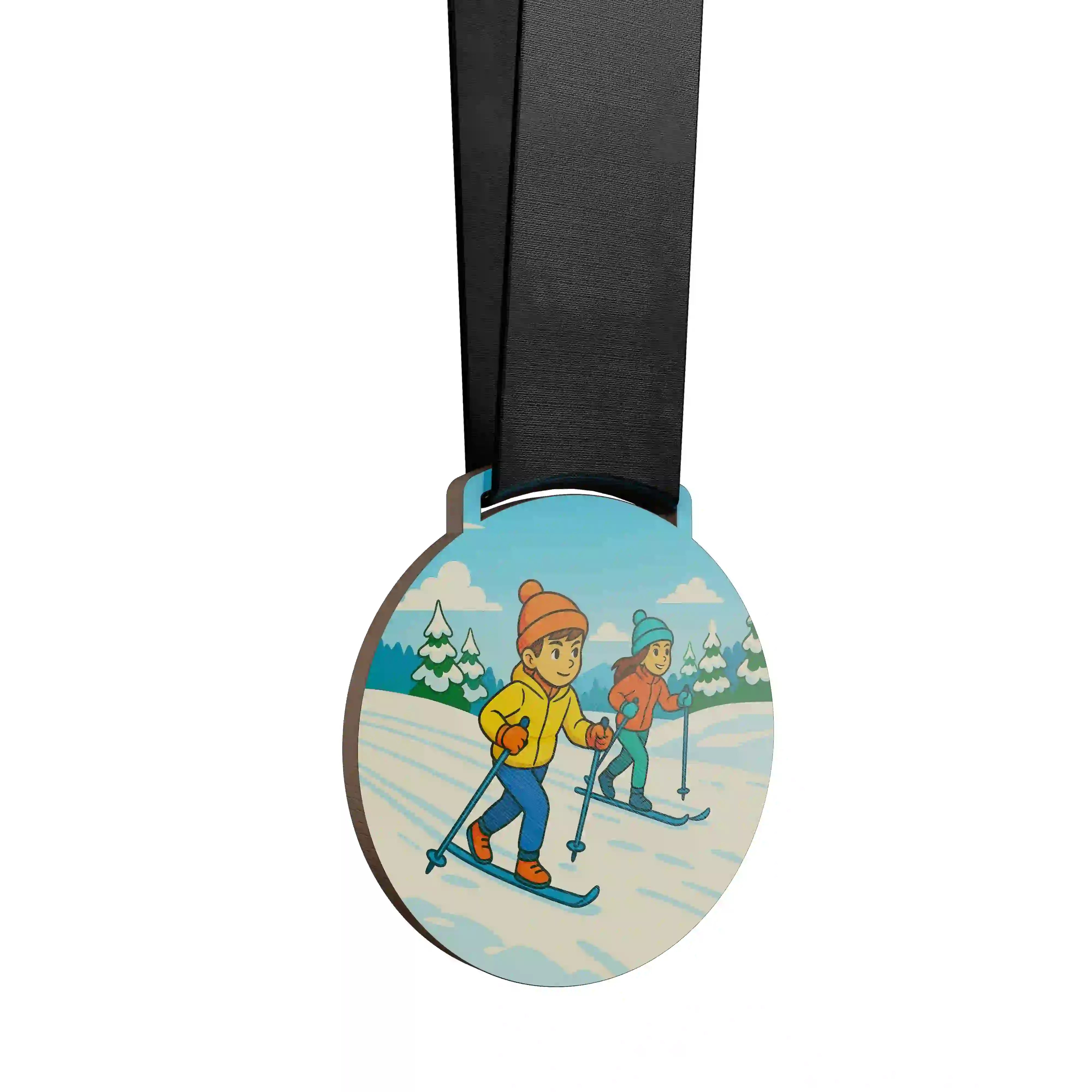 médaille en bois de deux enfants en train de faire du ski de fond